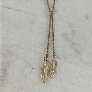 Elegant Gold Feather Pendant Necklace